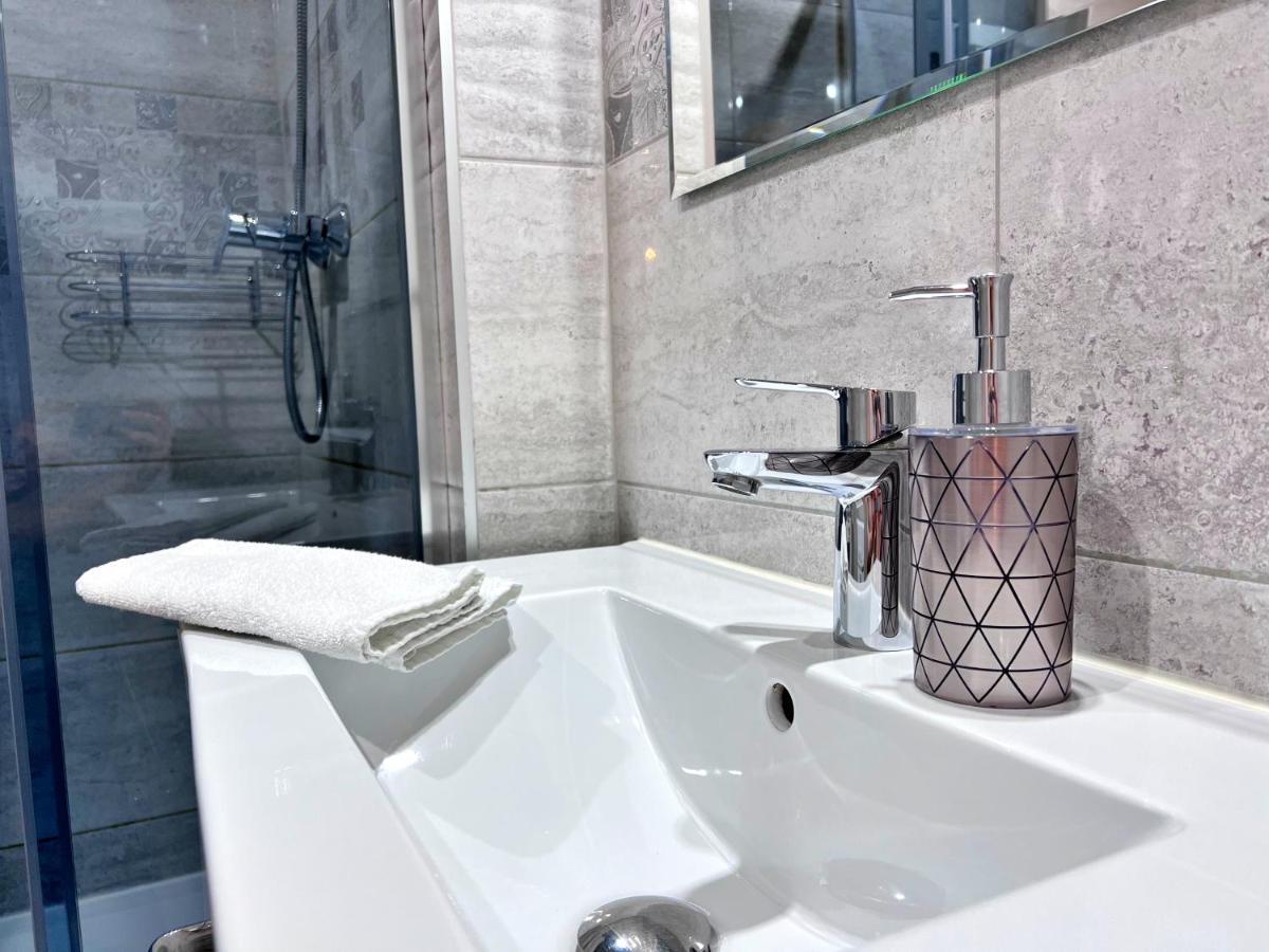 Apartment W Samym Centrum Jeleniej Gory *